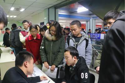 大學(xué)生找工作難? 安卓培訓(xùn)生另辟蹊徑拿高薪工作_教育_網(wǎng)